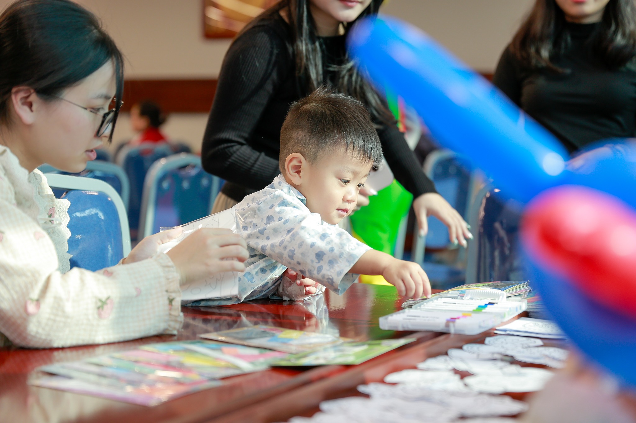 Giáng Sinh Yêu Thương cùng các em nhỏ tại Bệnh viện Nhi Hà Nội
